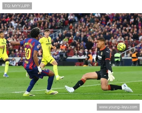 昔日豪门巴萨陨落真相：管理层混乱与战术迷失成致命危机，复兴之路究竟何在？