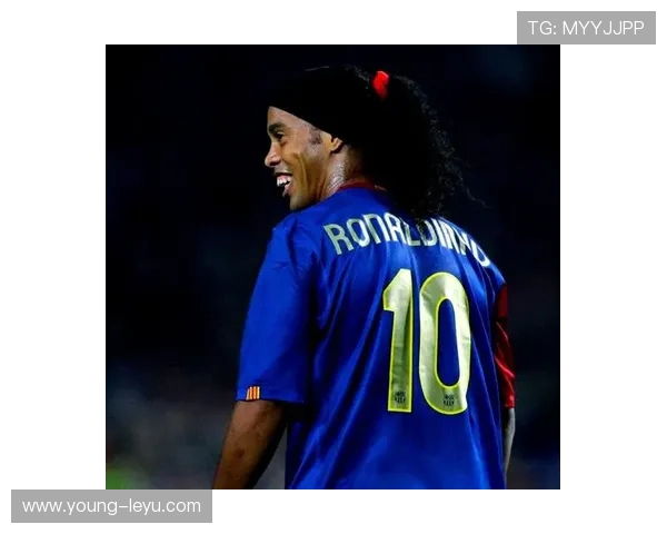 罗纳尔迪尼奥又晒豪宅，灯光比足球场还亮，这是惹谁了？