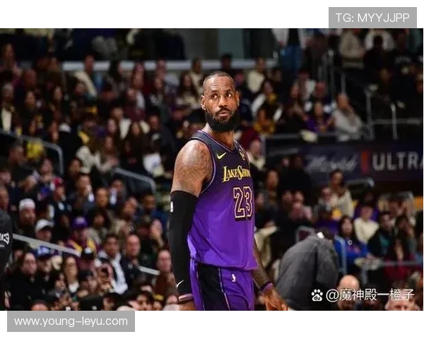 拉塞尔篮下防守主导球队，抢断和盖帽数远超同期内线对手